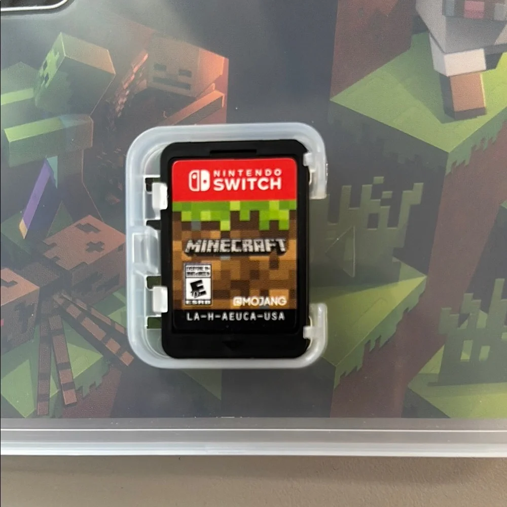 Minecraft for Nintendo Switch - Picture 2 of 3